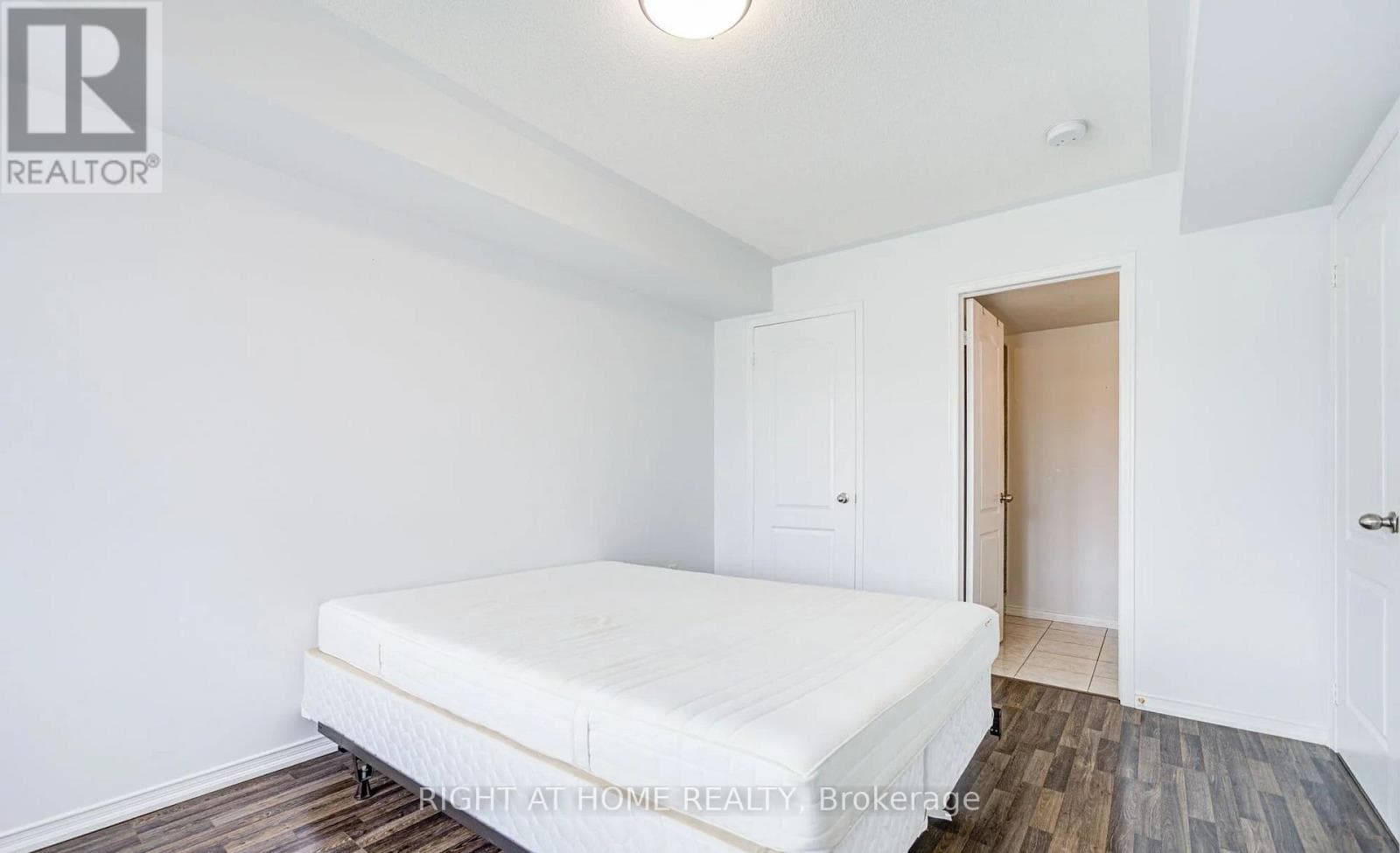 Single Family at #17- 2484 Post Road, Oakville (RO River Oaks), Ontario - Photo 10 - RE/MAX Garden City Realty