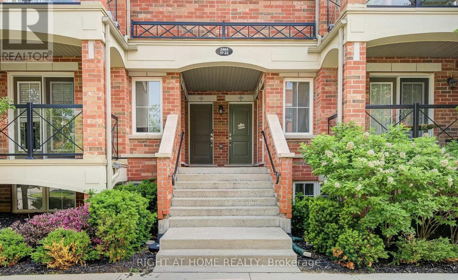 Single Family at #17- 2484 Post Road, Oakville (RO River Oaks), Ontario - Photo 3 - RE/MAX Garden City Realty