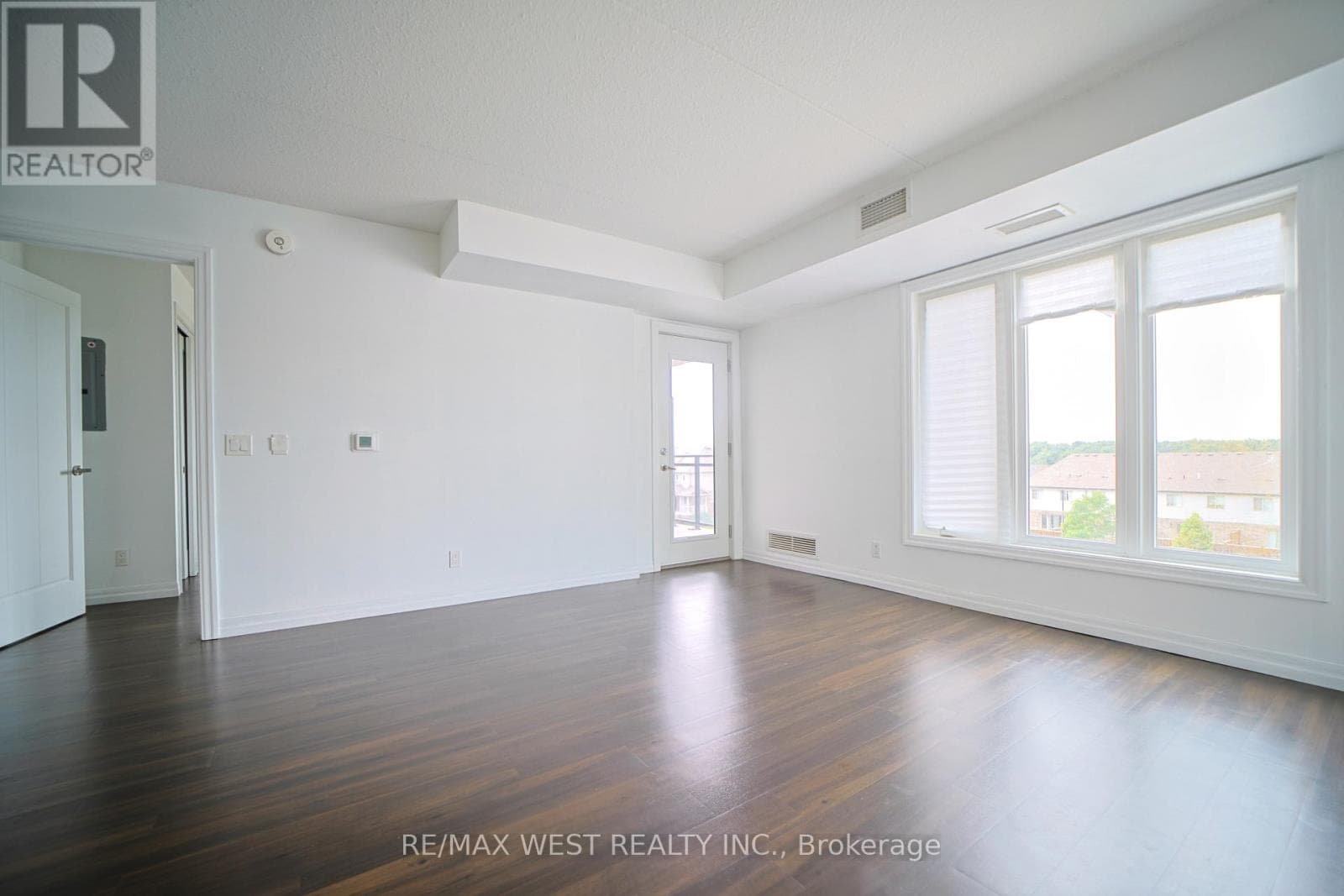 Single Family at 108 SUMMIT RIDGE Drive, Guelph (Grange Road), Ontario - Photo 5 - RE/MAX Garden City Realty