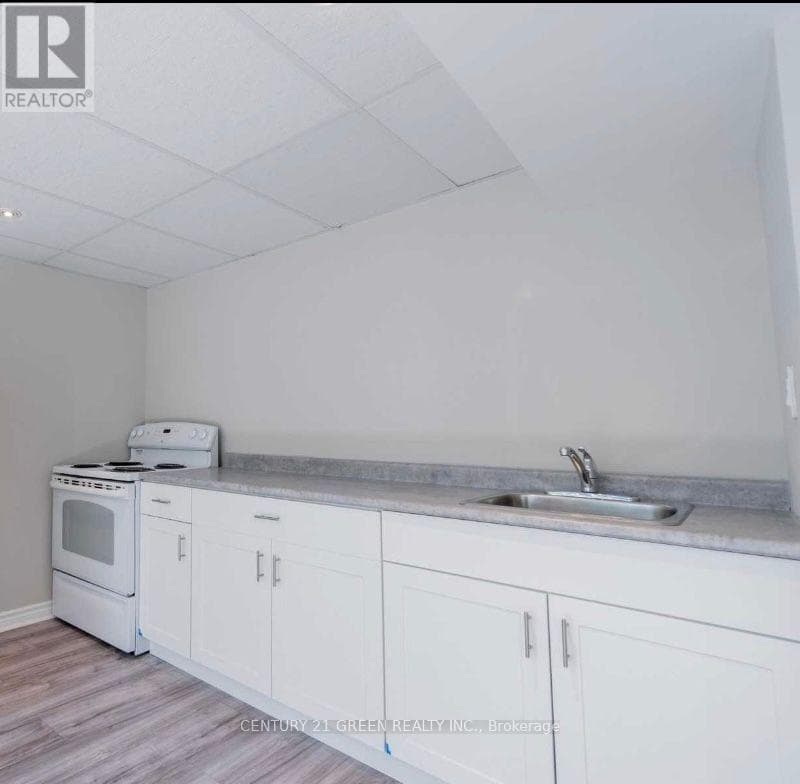 Single Family at Lower- 415 Aztec Drive, Oshawa (McLaughlin), Ontario - Photo 6 - RE/MAX Garden City Realty