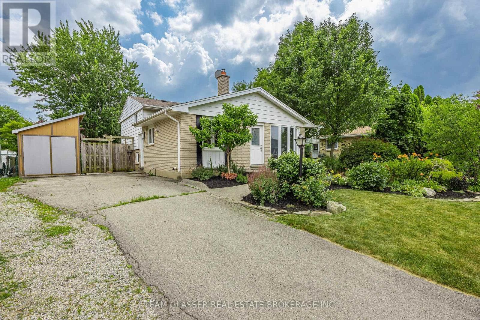 6 HEATH Place
