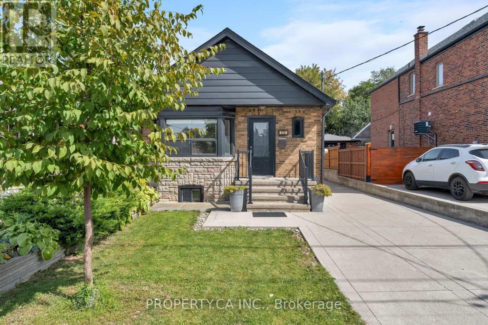 573 Northcliffe Boulevard