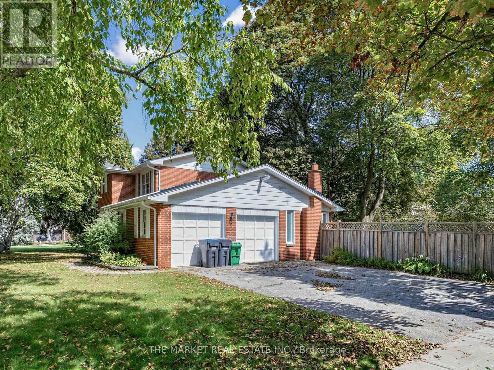 Single Family at 1572 Atrium Court, Mississauga (Sheridan), Ontario - Photo 4 - RE/MAX Garden City Realty