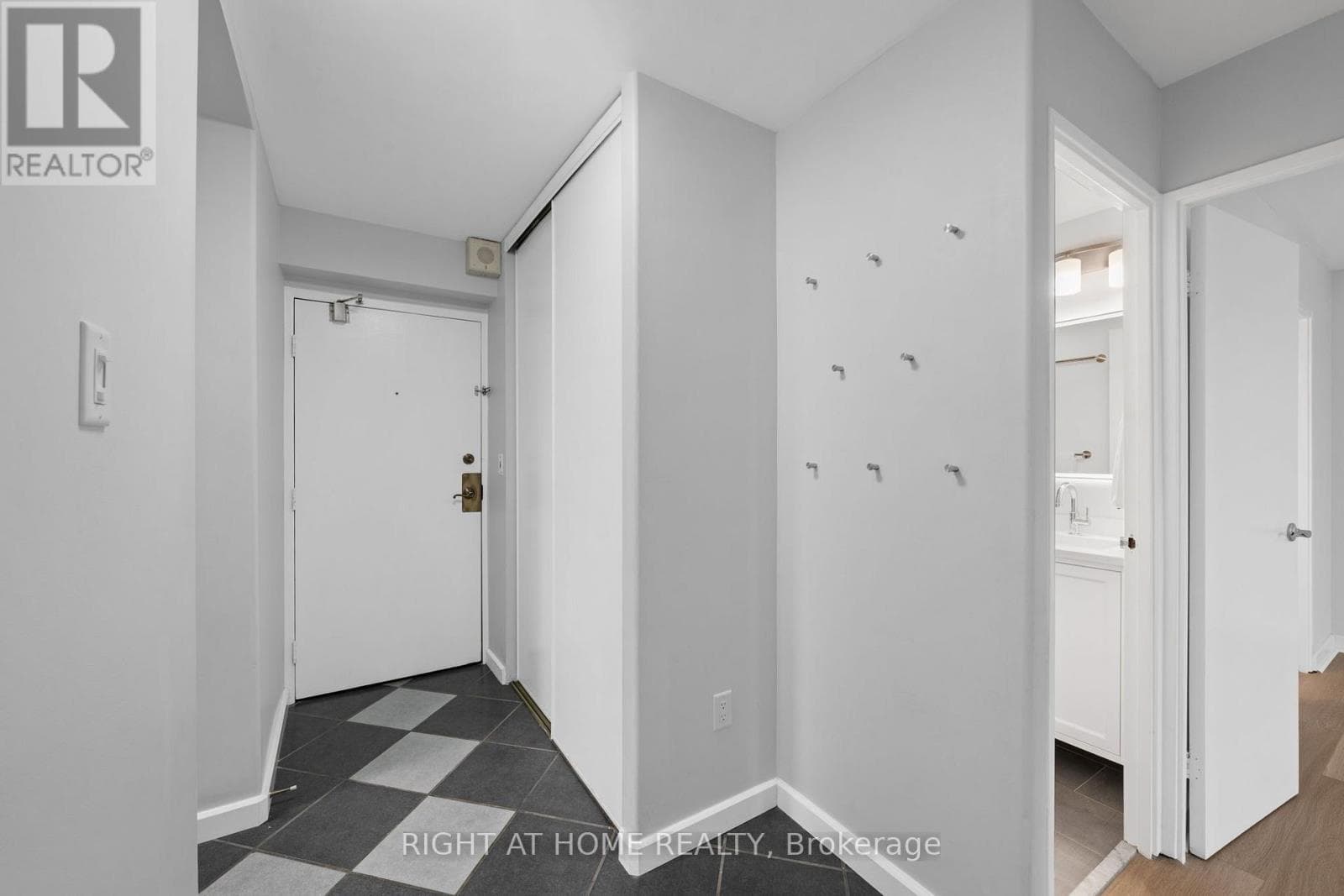 Single Family at 503- 1025 RICHMOND Road, Ottawa, Ontario - Photo 3 - RE/MAX Garden City Realty