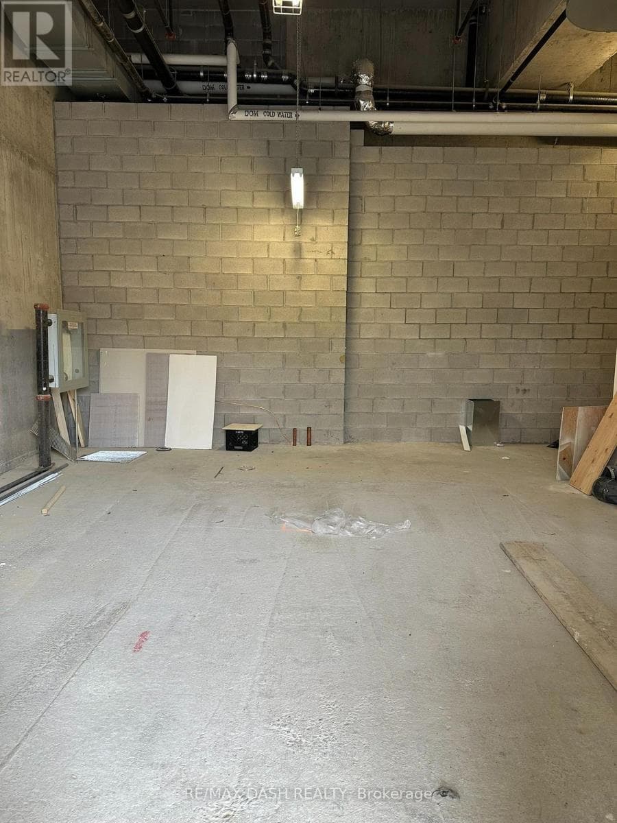 Retail at Unit B- 3065 Dufferin St Street, Toronto (Yorkdale-Glen Park), Ontario - Photo 7 - RE/MAX Garden City Realty