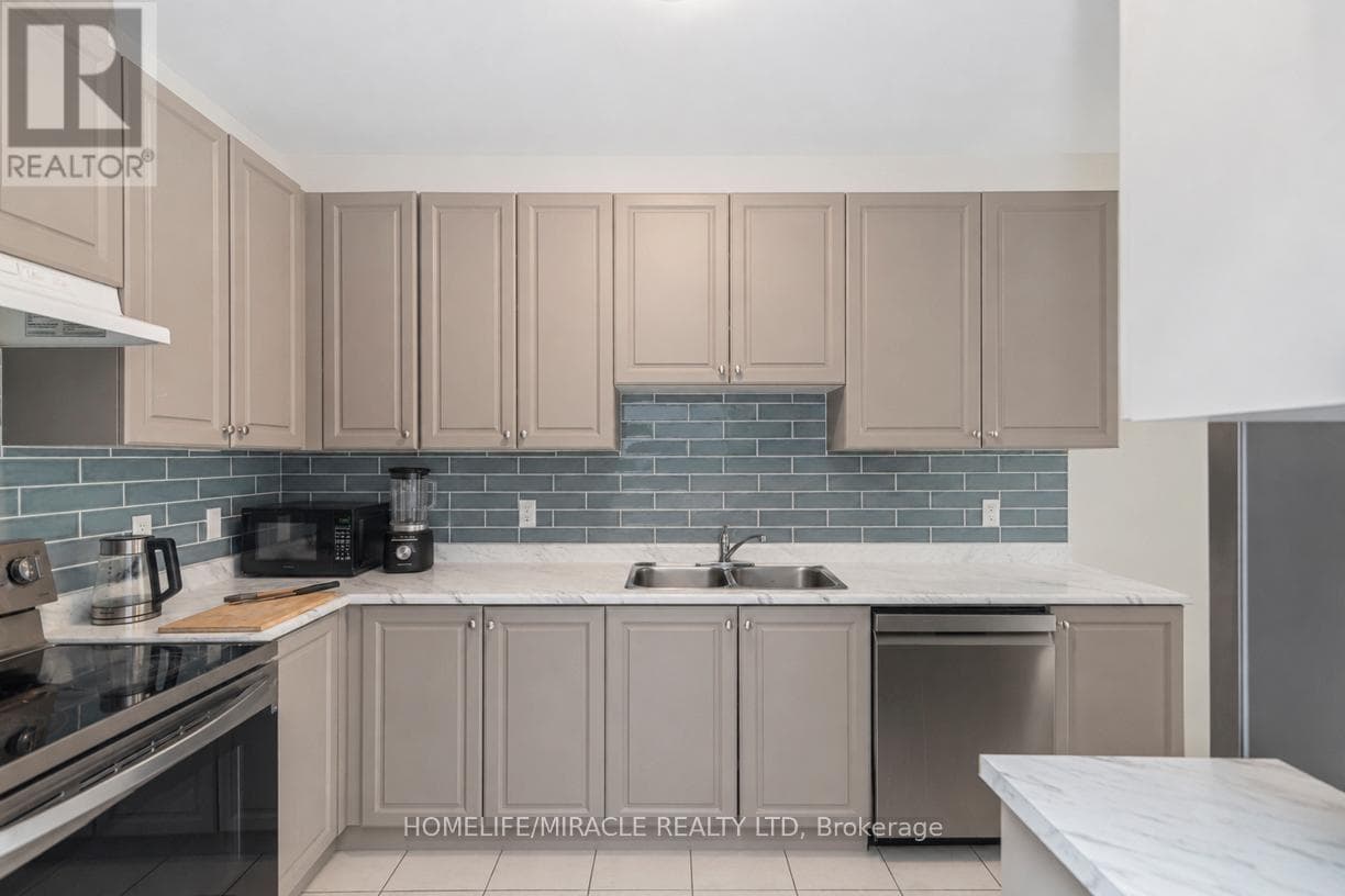 Single Family at 82 Baker Street, Thorold (Thorold Downtown), Ontario - Photo 9 - RE/MAX Garden City Realty