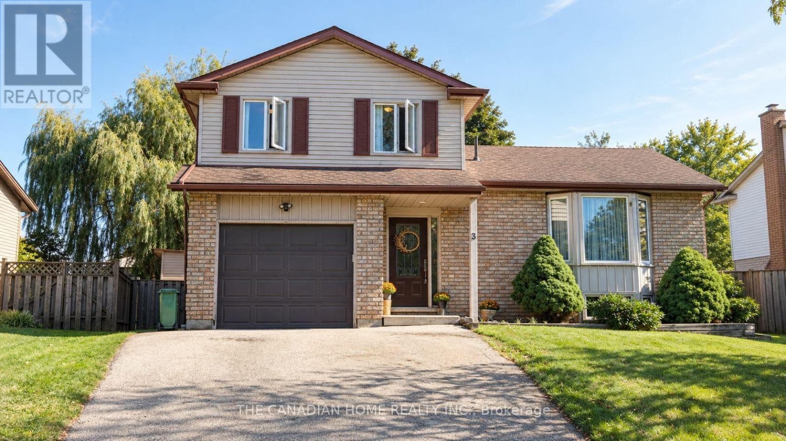 3 DUNHILL Crescent