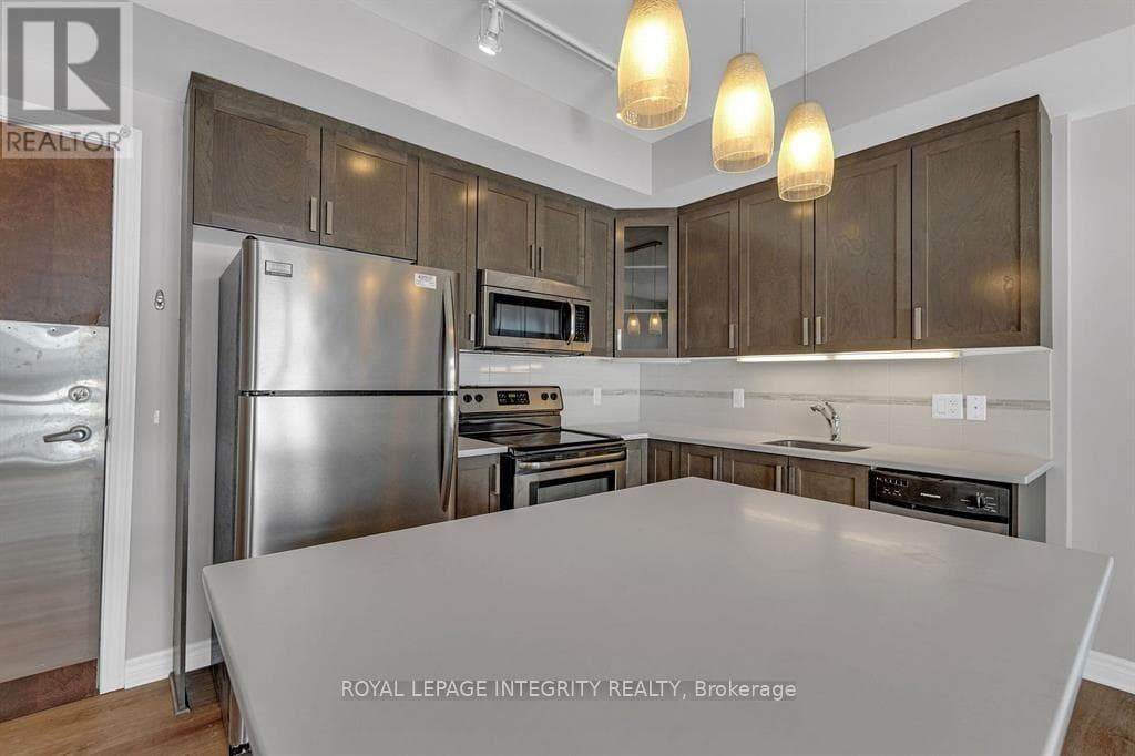 Single Family at 206- 805 Beauparc Drive, Ottawa, Ontario - Photo 5 - RE/MAX Garden City Realty