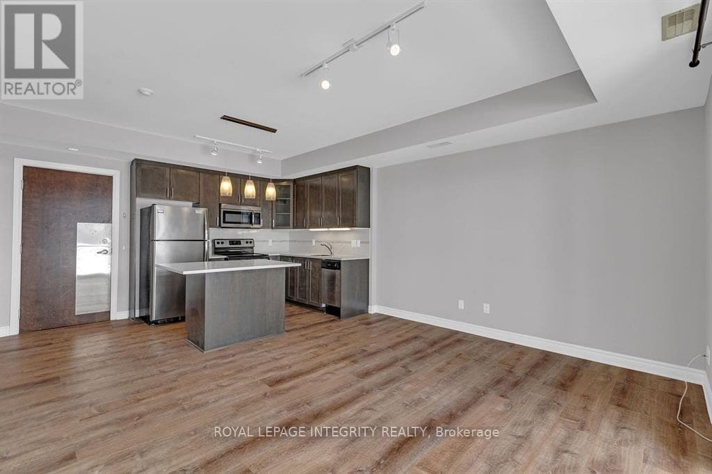 Single Family at 206- 805 Beauparc Drive, Ottawa, Ontario - Photo 8 - RE/MAX Garden City Realty
