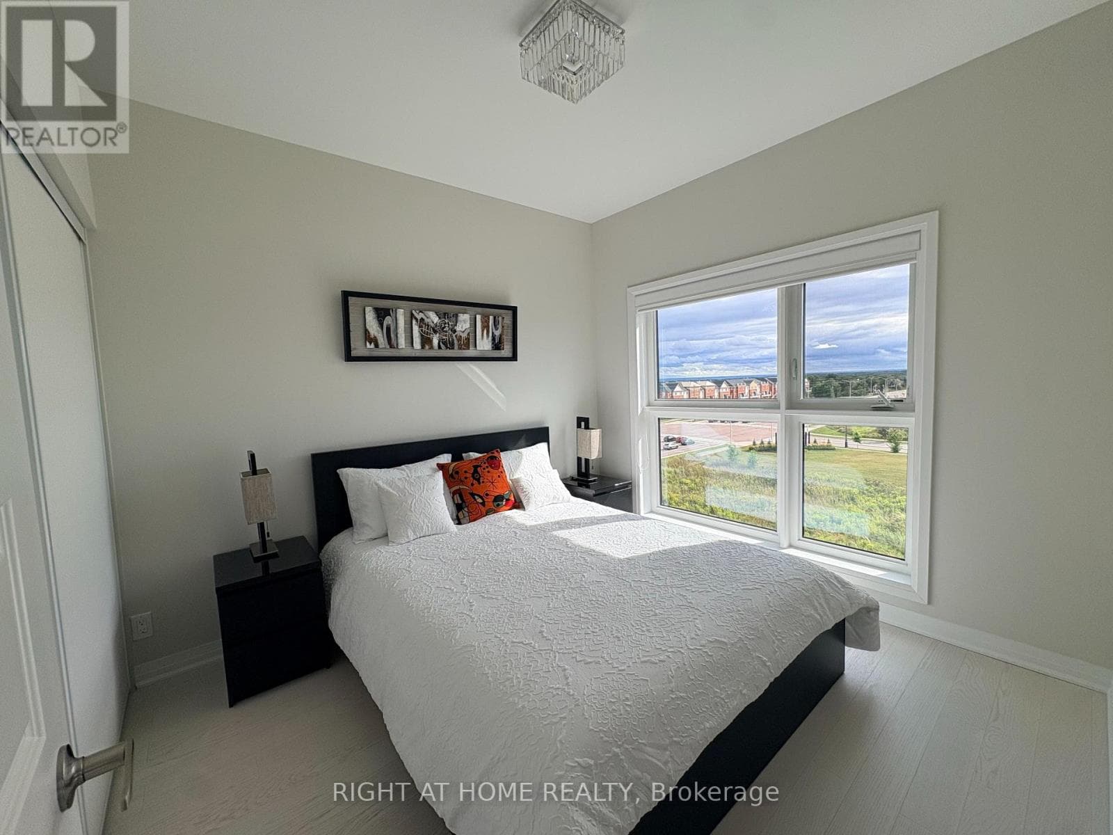 Single Family at 527- 102 GROVEWOOD Common, Oakville (GO Glenorchy), Ontario - Photo 7 - RE/MAX Garden City Realty