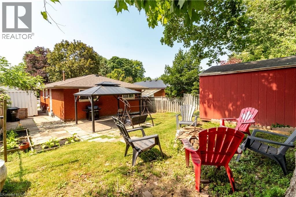 Single Family at 140 ARROWHEAD Crescent, Kitchener, Ontario - Photo 9 - RE/MAX Garden City Realty