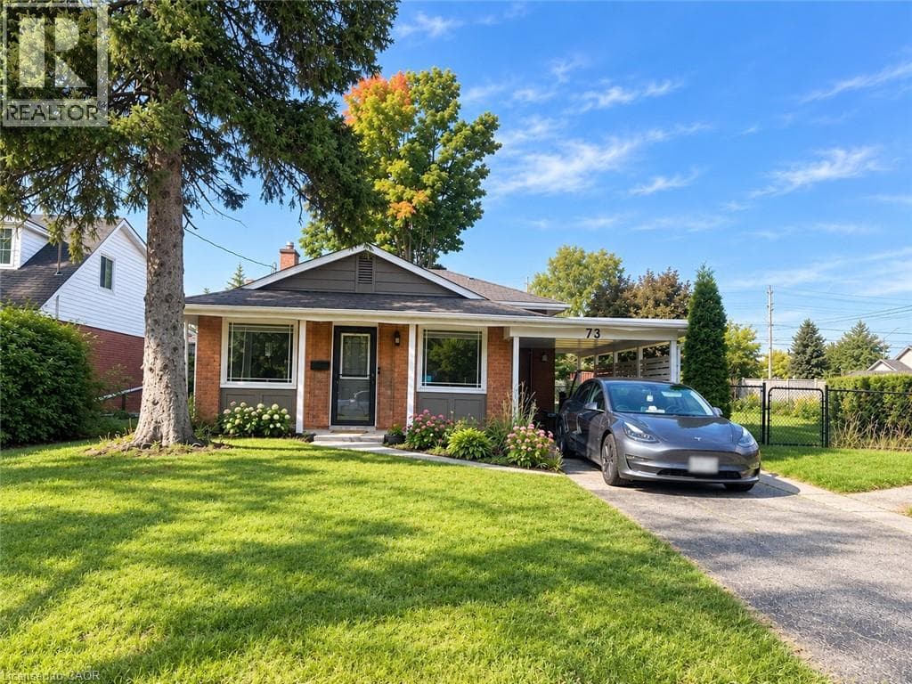 73 LARKSPUR Crescent
