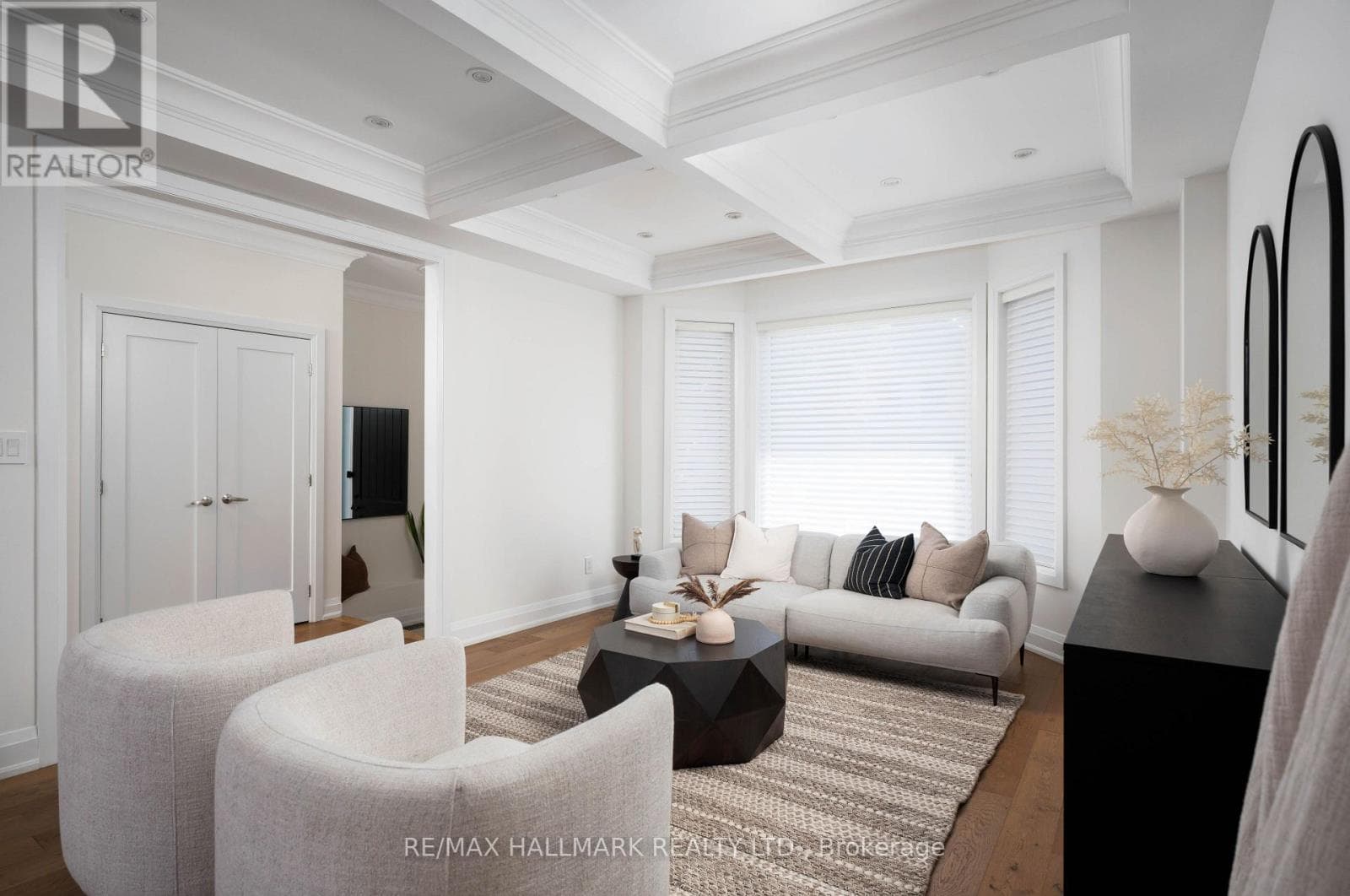 Single Family at 136 Glenwood Crescent, Toronto (O'Connor-Parkview), Ontario - Photo 7 - RE/MAX Garden City Realty