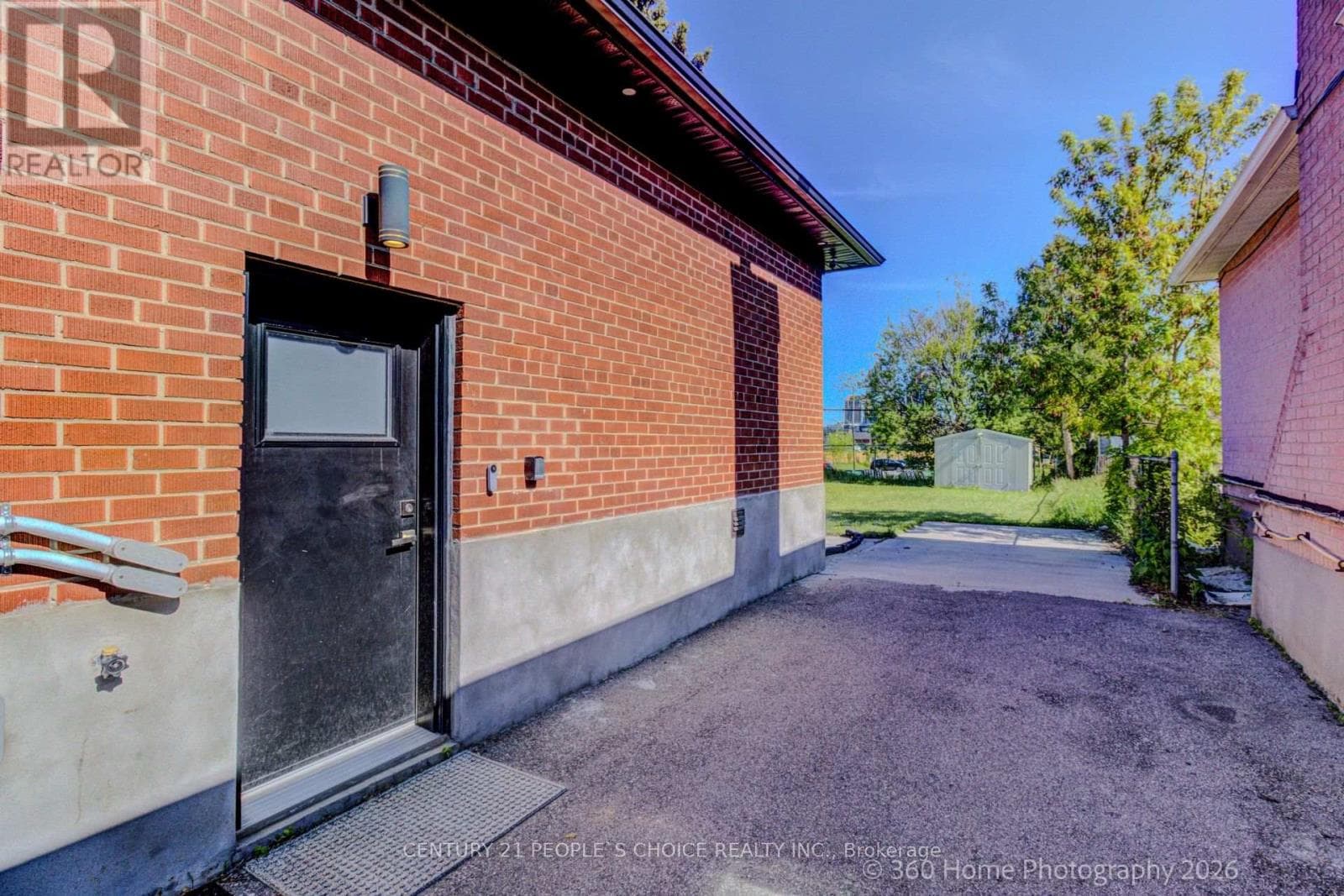 Single Family at Lower- 37 Bentworth Avenue, Toronto (Yorkdale-Glen Park), Ontario - Photo 3 - RE/MAX Garden City Realty