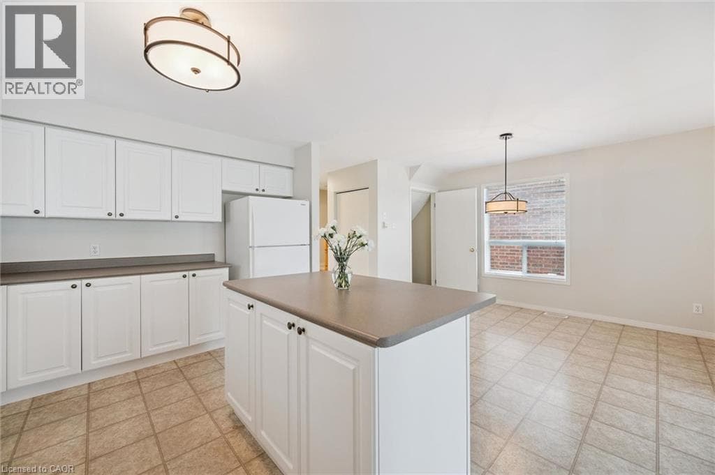 Single Family at 526 THORNVIEW Place, Waterloo, Ontario - Photo 10 - RE/MAX Garden City Realty