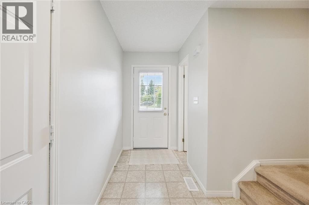 Single Family at 526 THORNVIEW Place, Waterloo, Ontario - Photo 5 - RE/MAX Garden City Realty
