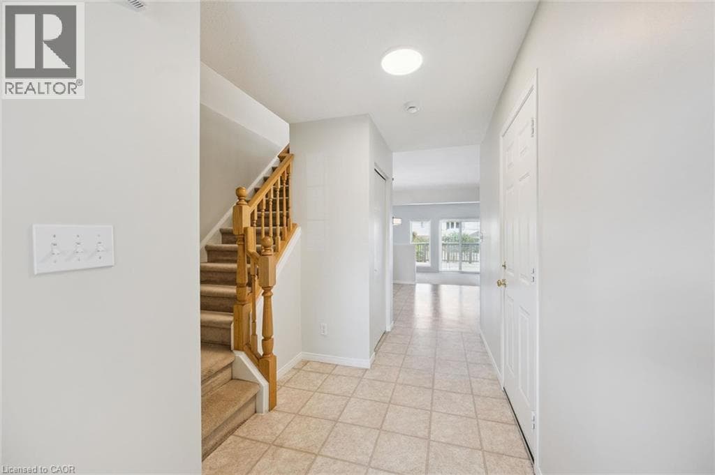 Single Family at 526 THORNVIEW Place, Waterloo, Ontario - Photo 6 - RE/MAX Garden City Realty