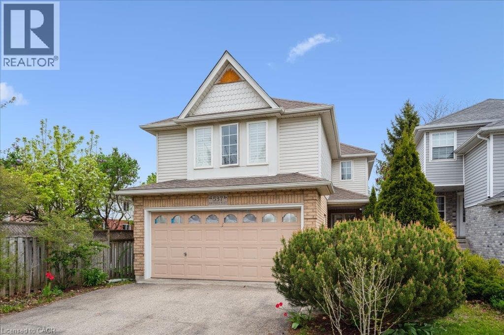 Single Family at 537 HAVENDALE Place, Waterloo, Ontario - Photo 4 - RE/MAX Garden City Realty