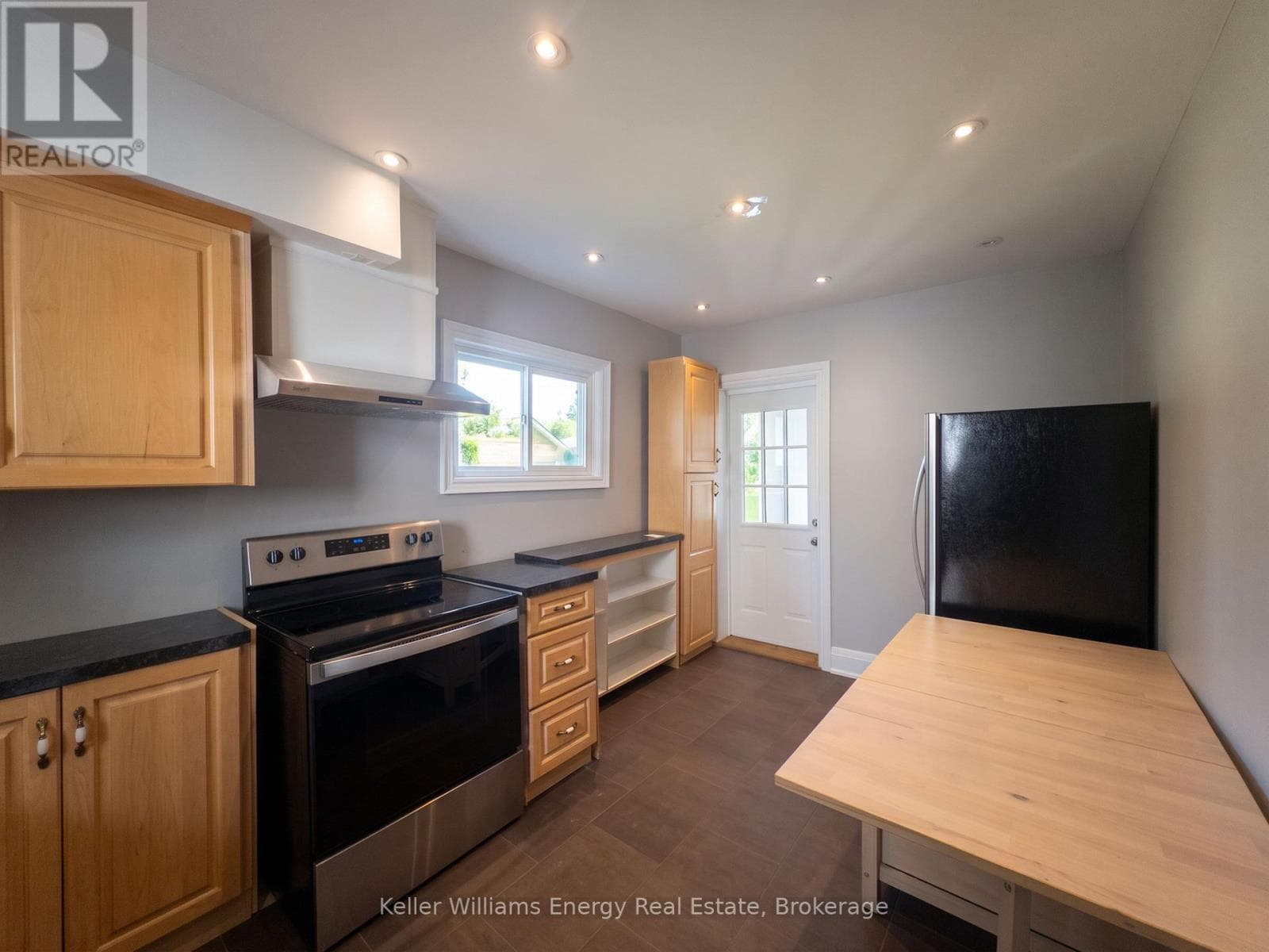 Single Family at 204 Gibb Street, Oshawa (Vanier), Ontario - Photo 4 - RE/MAX Garden City Realty