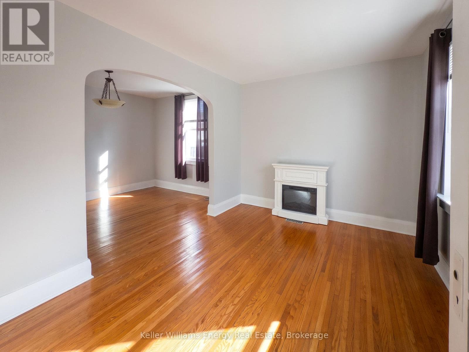 Single Family at 204 Gibb Street, Oshawa (Vanier), Ontario - Photo 7 - RE/MAX Garden City Realty