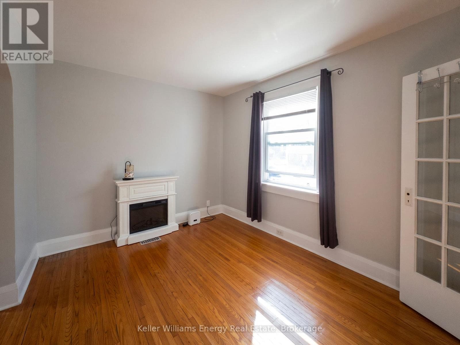 Single Family at 204 Gibb Street, Oshawa (Vanier), Ontario - Photo 8 - RE/MAX Garden City Realty