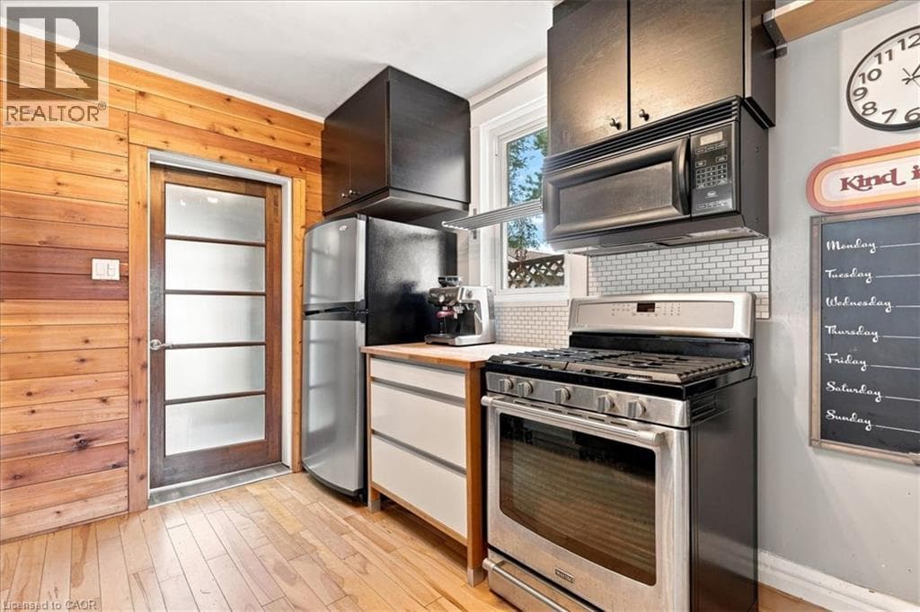 Single Family at 40 GUELPH Street, Kitchener, Ontario - Photo 8 - RE/MAX Garden City Realty