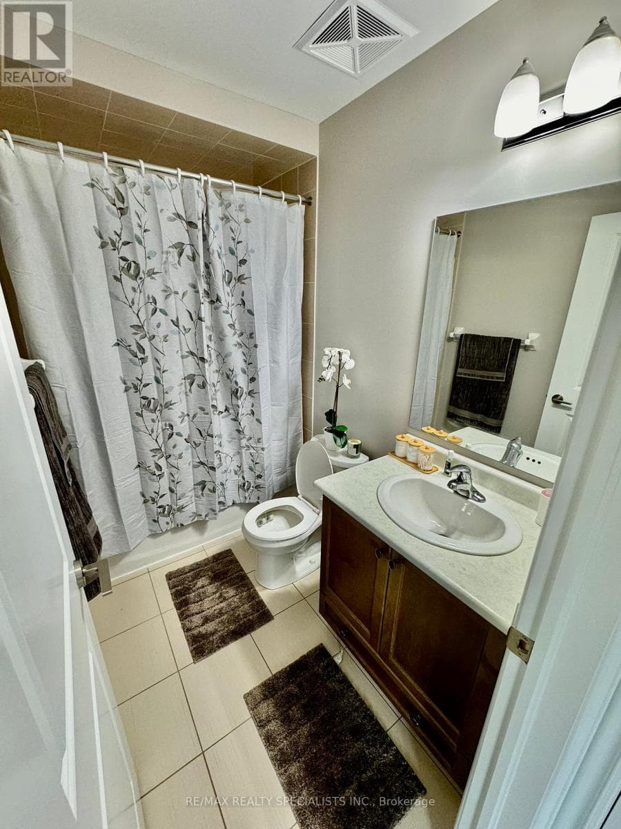 Single Family at 202- 2339 Sawgrass Drive, Oakville (RO River Oaks), Ontario - Photo 10 - RE/MAX Garden City Realty