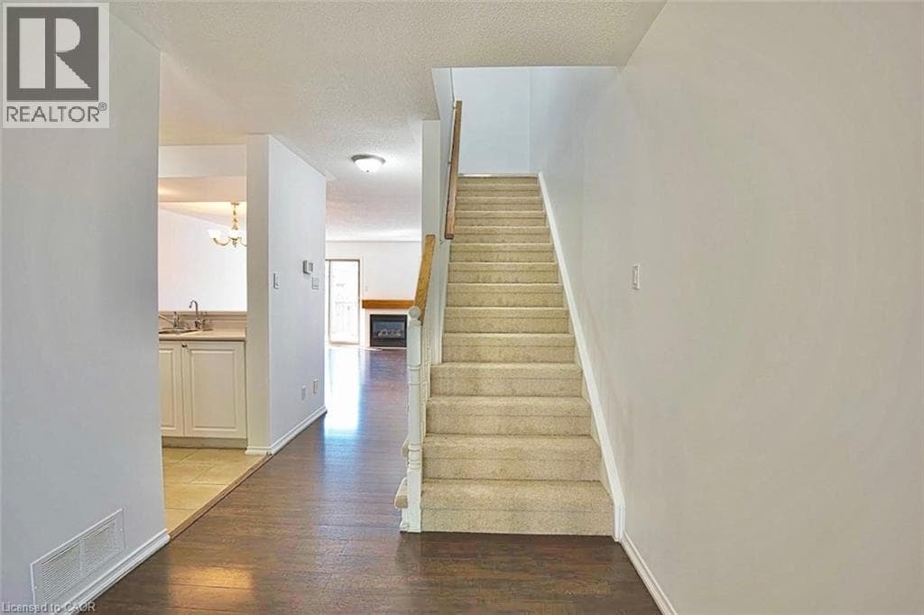 Single Family at 37- 230 BLACKHORNE Drive, Kitchener, Ontario - Photo 4 - RE/MAX Garden City Realty