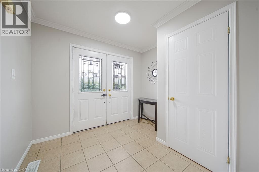 Single Family at 765 BRANDENBURG Boulevard, Waterloo, Ontario - Photo 6 - RE/MAX Garden City Realty