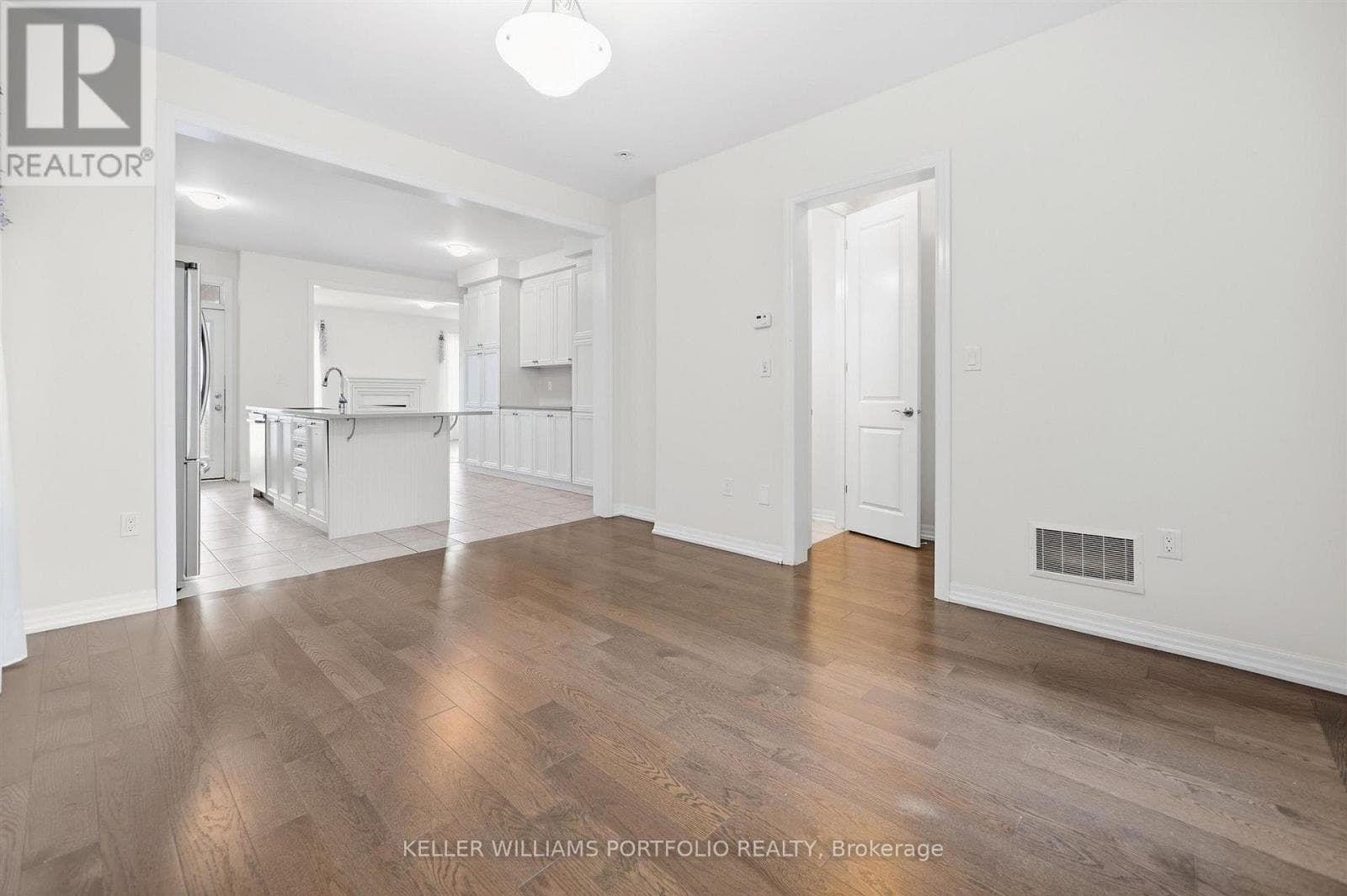 Single Family at 3131 Preserve Drive, Oakville (GO Glenorchy), Ontario - Photo 8 - RE/MAX Garden City Realty