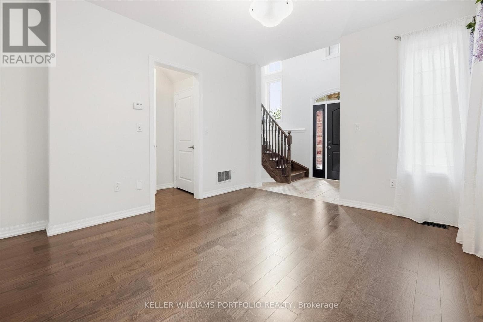 Single Family at 3131 Preserve Drive, Oakville (GO Glenorchy), Ontario - Photo 9 - RE/MAX Garden City Realty