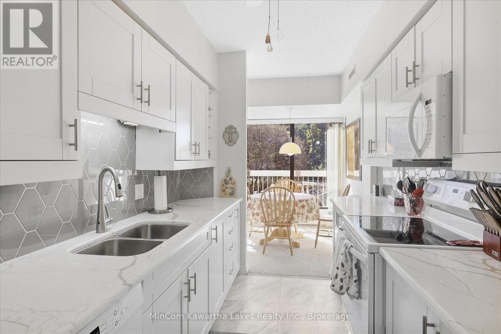 207- 40 Auburn Street