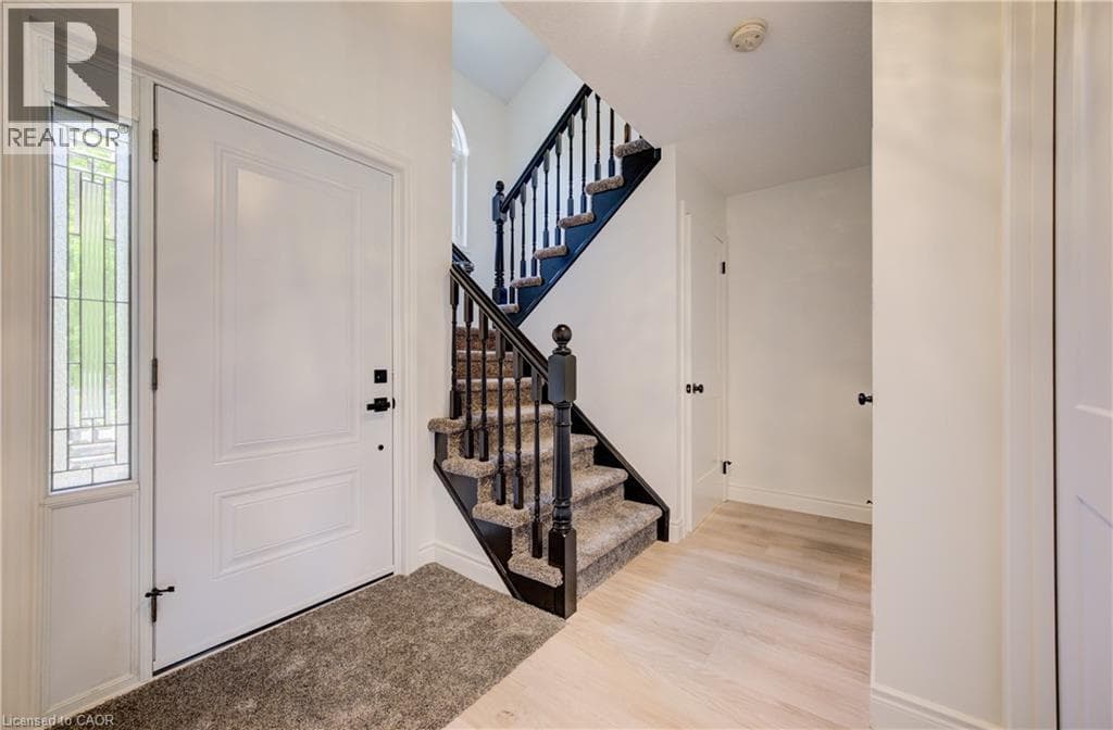 Single Family at 464 NORTHLAKE Drive, Waterloo, Ontario - Photo 5 - RE/MAX Garden City Realty