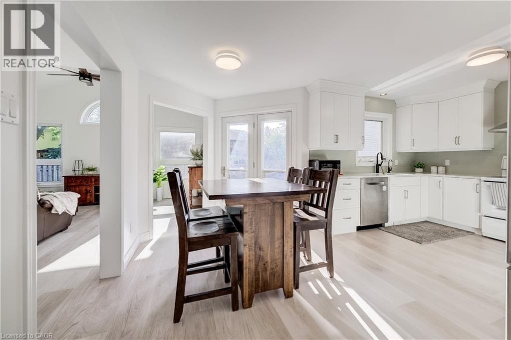 Single Family at 464 NORTHLAKE Drive, Waterloo, Ontario - Photo 8 - RE/MAX Garden City Realty