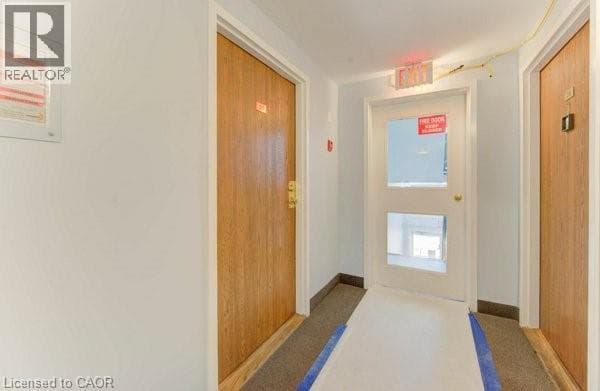 Single Family at 27- 3085 KINGSWAY Drive, Kitchener, Ontario - Photo 4 - RE/MAX Garden City Realty