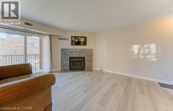 Single Family at 27- 3085 KINGSWAY Drive, Kitchener, Ontario - Photo 8 - RE/MAX Garden City Realty