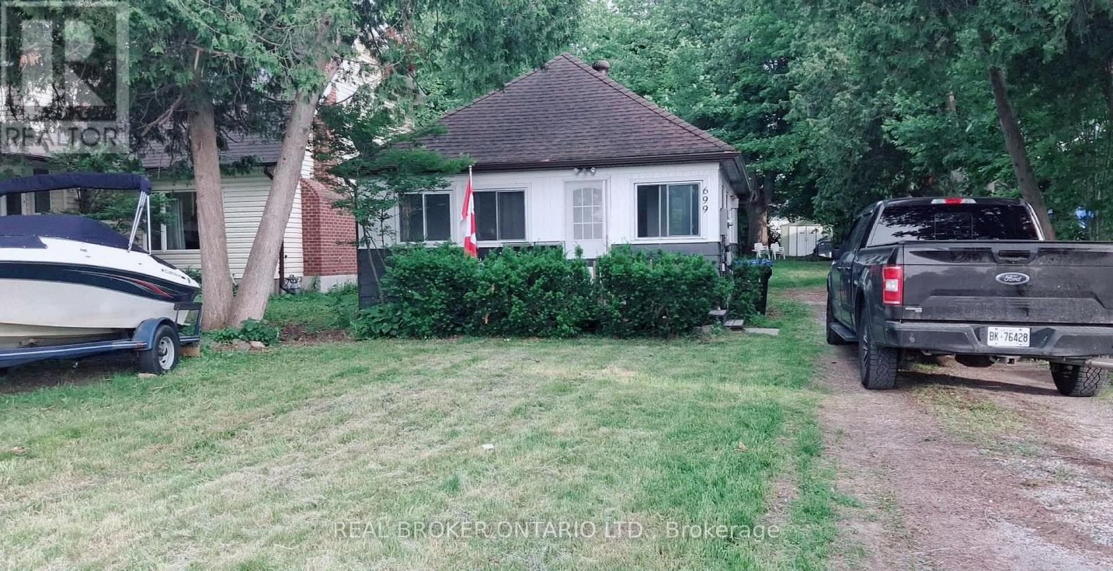 699 Innisfil Beach Road