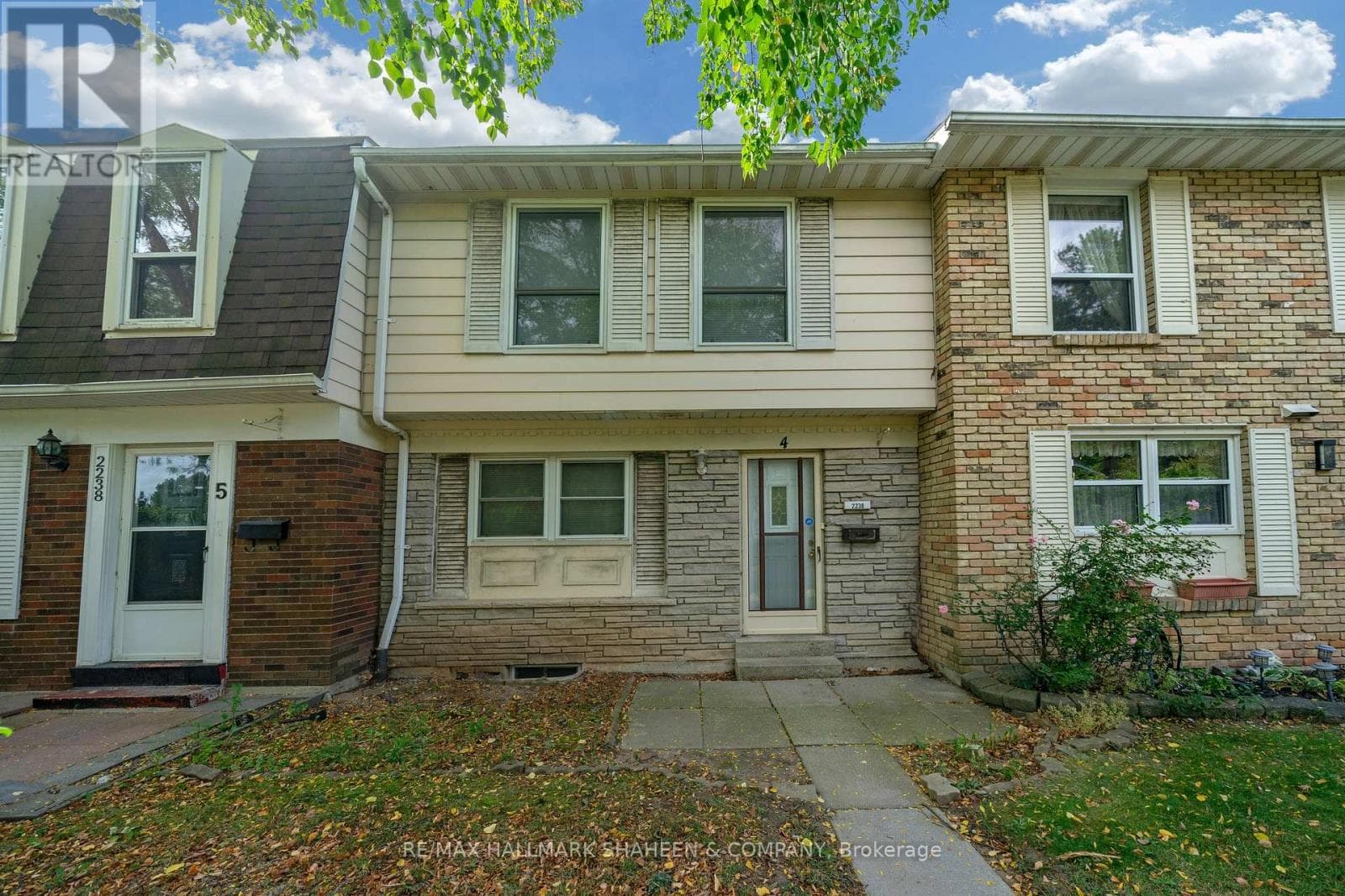 4- 2238 Upper Middle Road