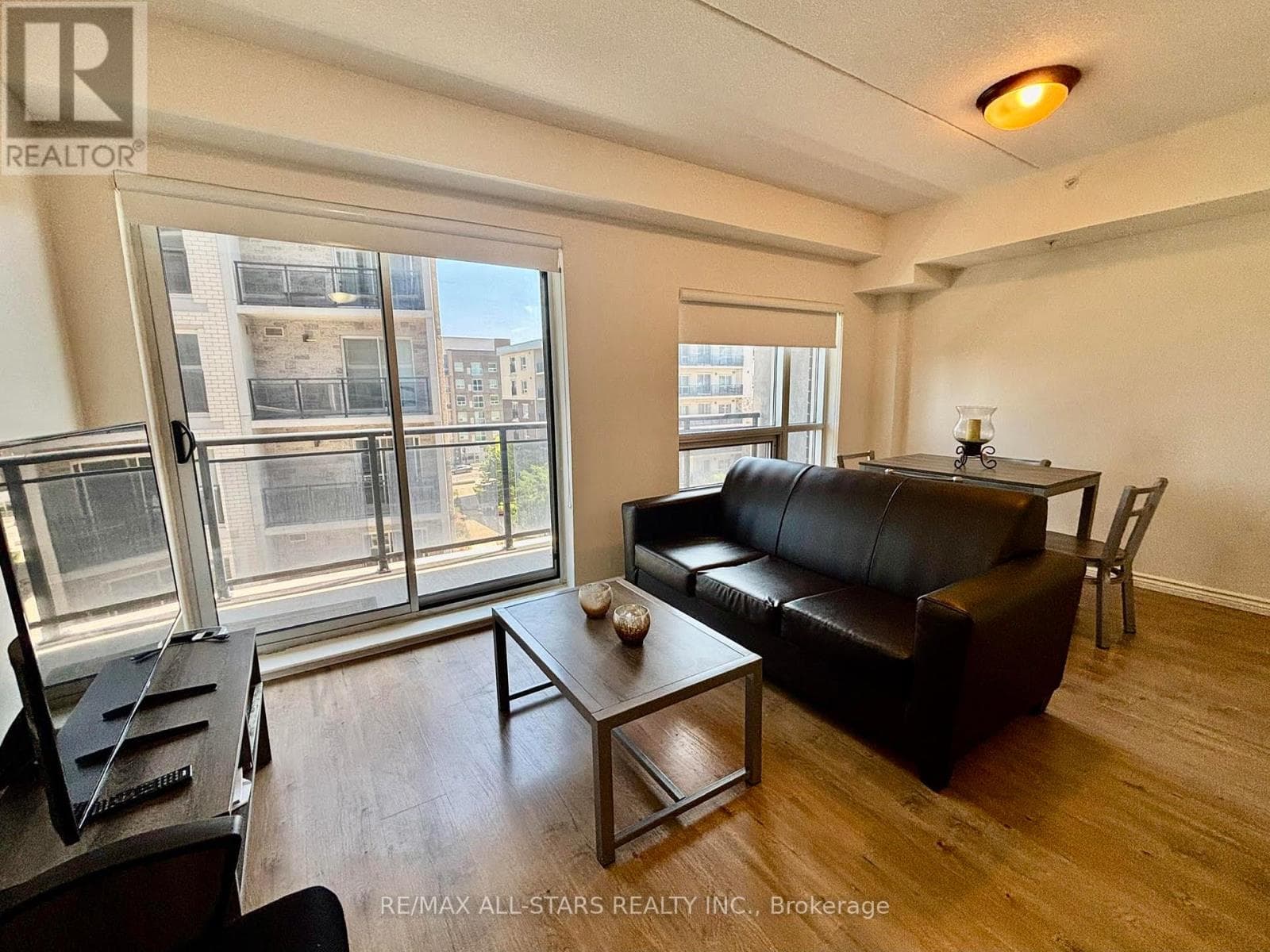 307- 275 Larch Street