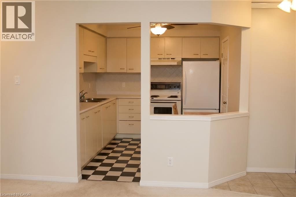 Single Family at 312- 565 GREENFIELD Avenue, Kitchener, Ontario - Photo 3 - RE/MAX Garden City Realty
