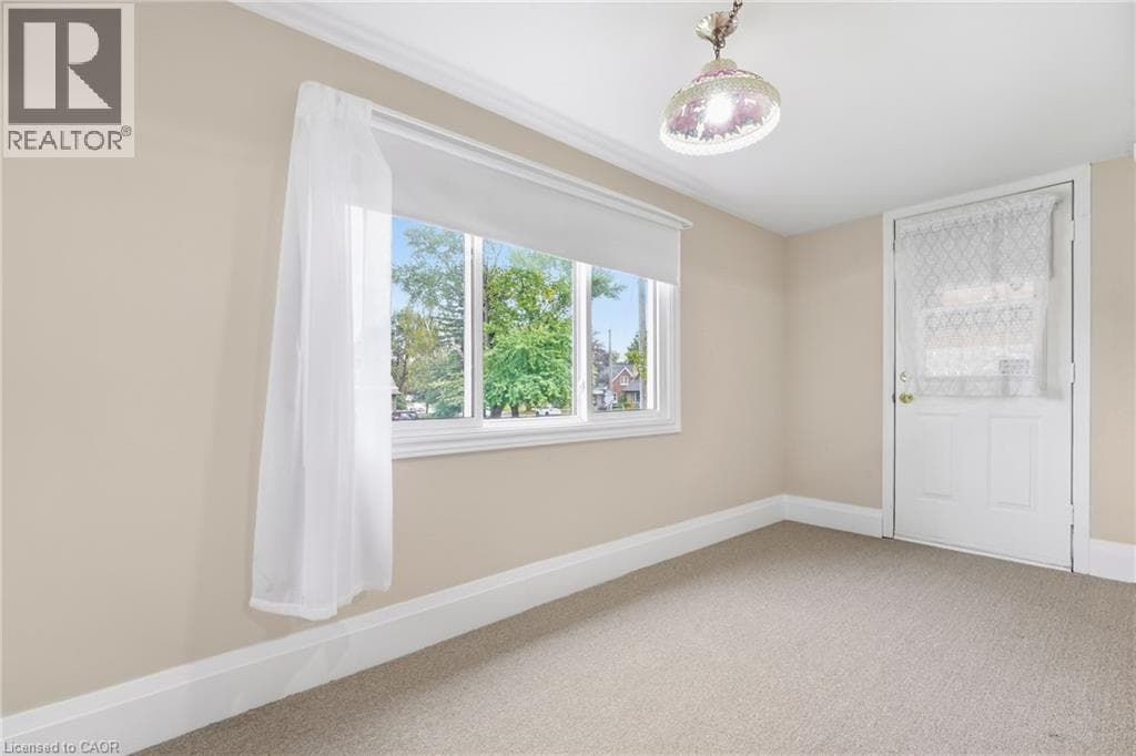 Single Family at 423 LAWRENCE Avenue, Kitchener, Ontario - Photo 5 - RE/MAX Garden City Realty