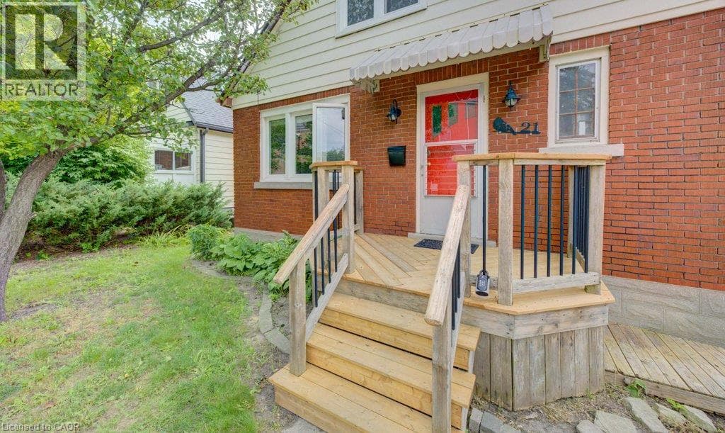Single Family at 21 WAVERLY Road, Kitchener, Ontario - Photo 3 - RE/MAX Garden City Realty