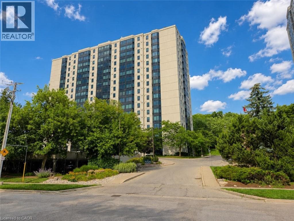 Single Family at 1511- 35 GREEN VALLEY Drive, Kitchener, Ontario - Photo 2 - RE/MAX Garden City Realty