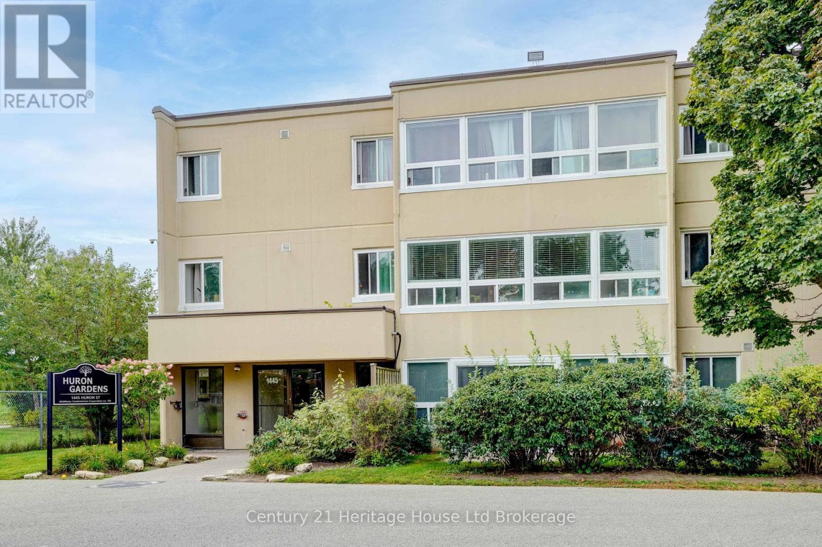 205- 1445 Huron Street