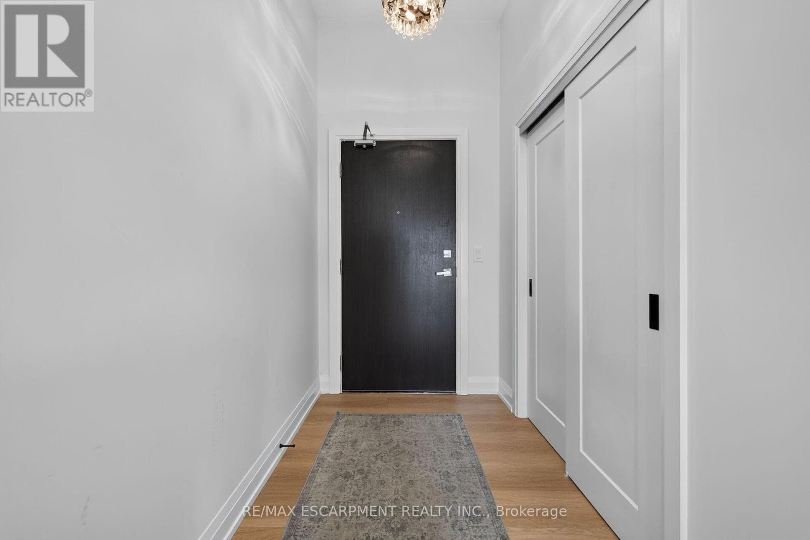 Single Family at 2105- 500 Brock Avenue, Burlington (Brant), Ontario - Photo 10 - RE/MAX Garden City Realty