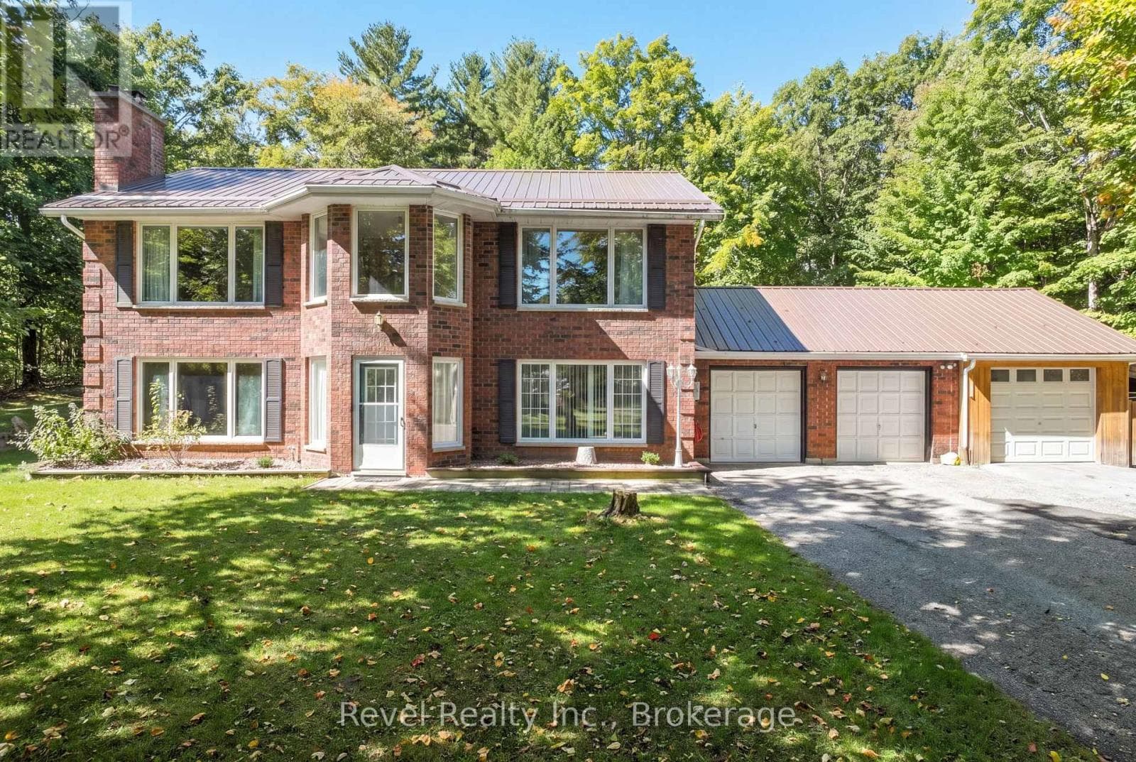 18 Bessie Avenue