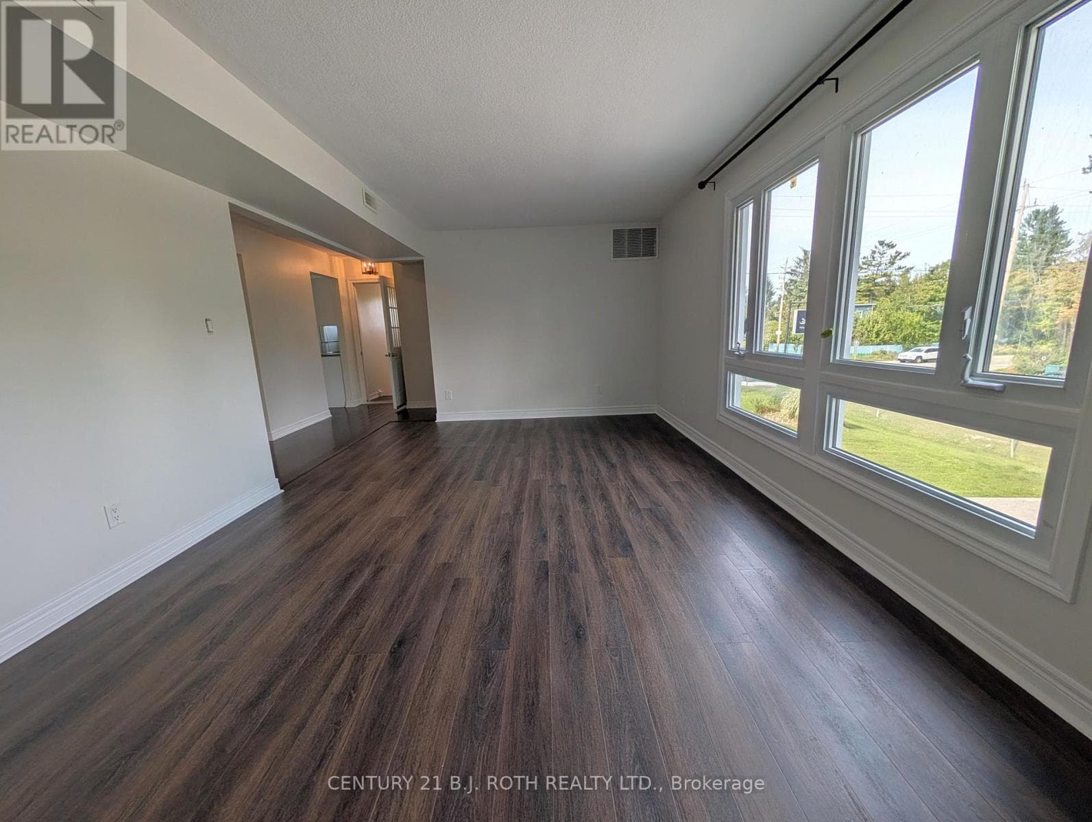Single Family at 2- 2394 25 SIDE Road, Innisfil (Alcona), Ontario - Photo 7 - RE/MAX Garden City Realty