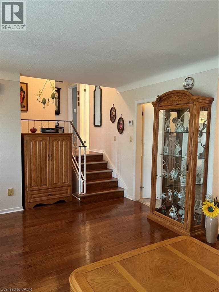 Single Family at 205 RYKERT Street, St. Catharines, Ontario - Photo 3 - RE/MAX Garden City Realty