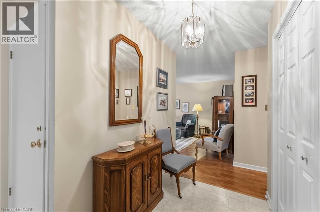 Single Family at 38 DRIFTWOOD Court, Grimsby, Ontario - Photo 8 - RE/MAX Garden City Realty