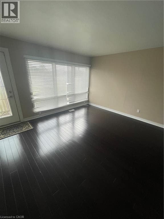 Single Family at 124 AVALON Place, Kitchener, Ontario - Photo 9 - RE/MAX Garden City Realty